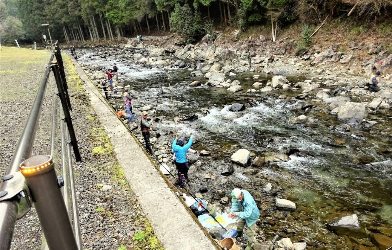 あまご釣り　（旅足川）